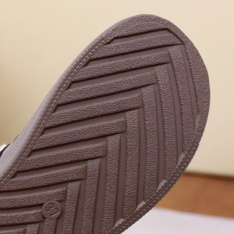 Auldweave women's fleece-lined suede trainers – anti-slip outsole close-up