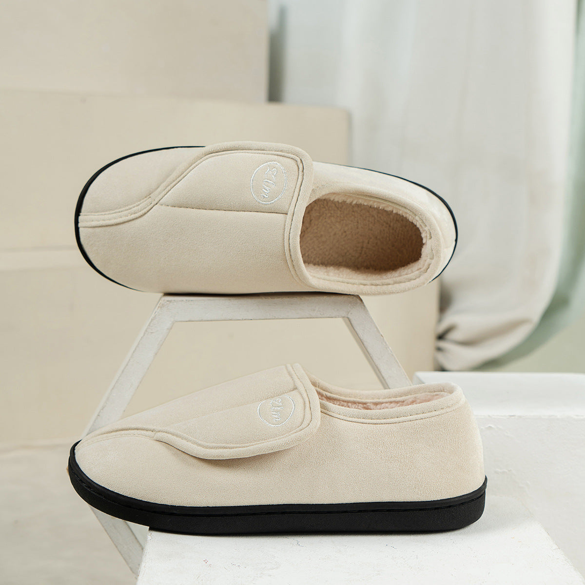 Auldweave women's adjustable wide fit slippers – white pair showing adjustable straps