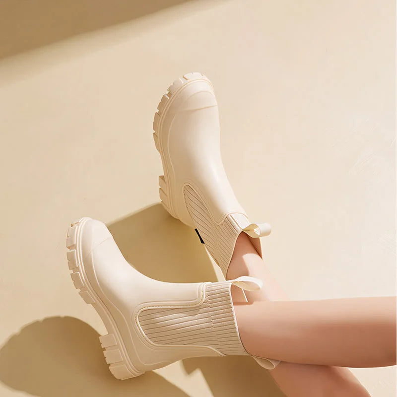 Women's waterproof Chelsea boots product view