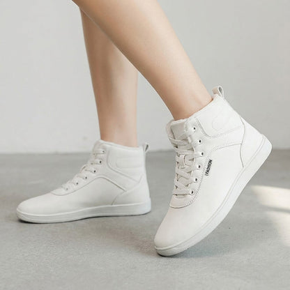 Fleece-lined lace-up winter boots – white boots worn with trousers