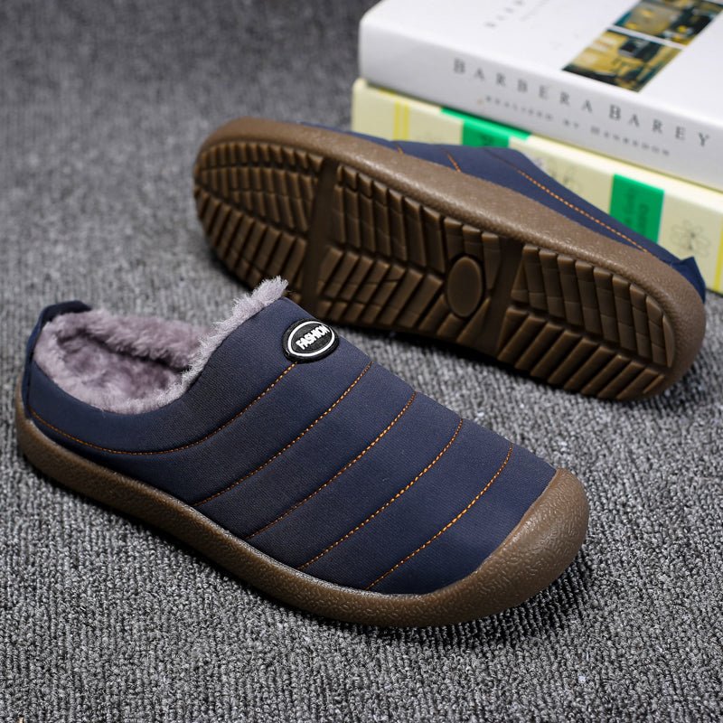 Auldweave unisex fleece-lined winter clogs – navy clog with fleece lining and outsole view