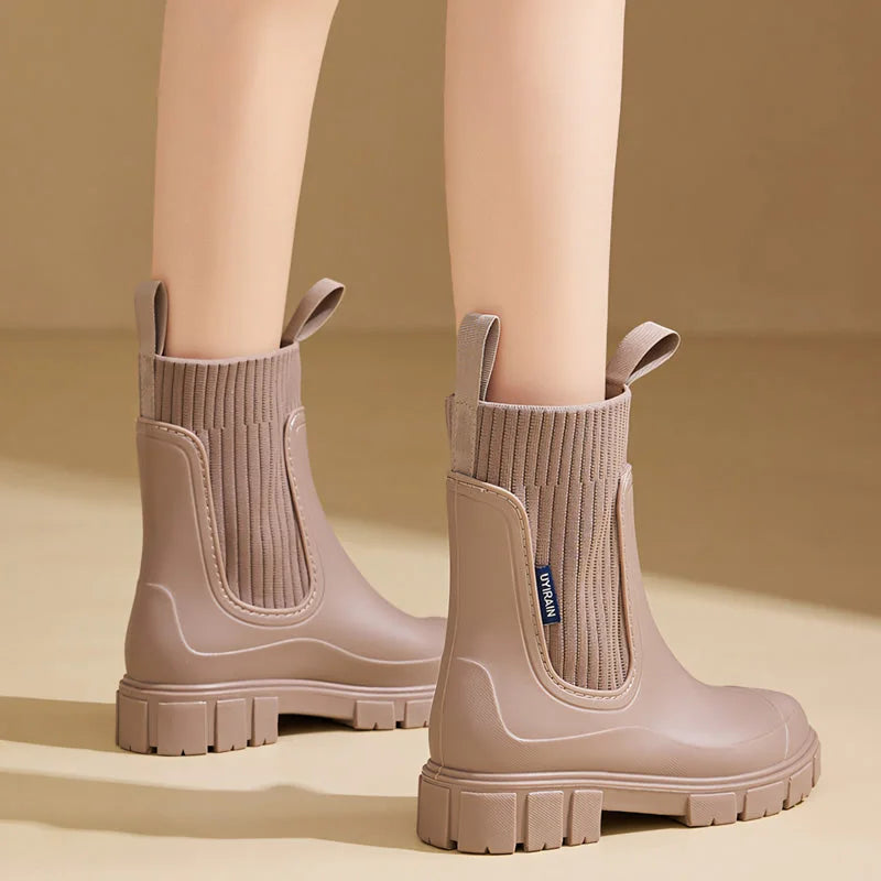 Women's waterproof Chelsea boots product view