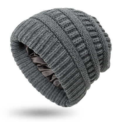 Cable-knit winter beanie – grey beanie side view