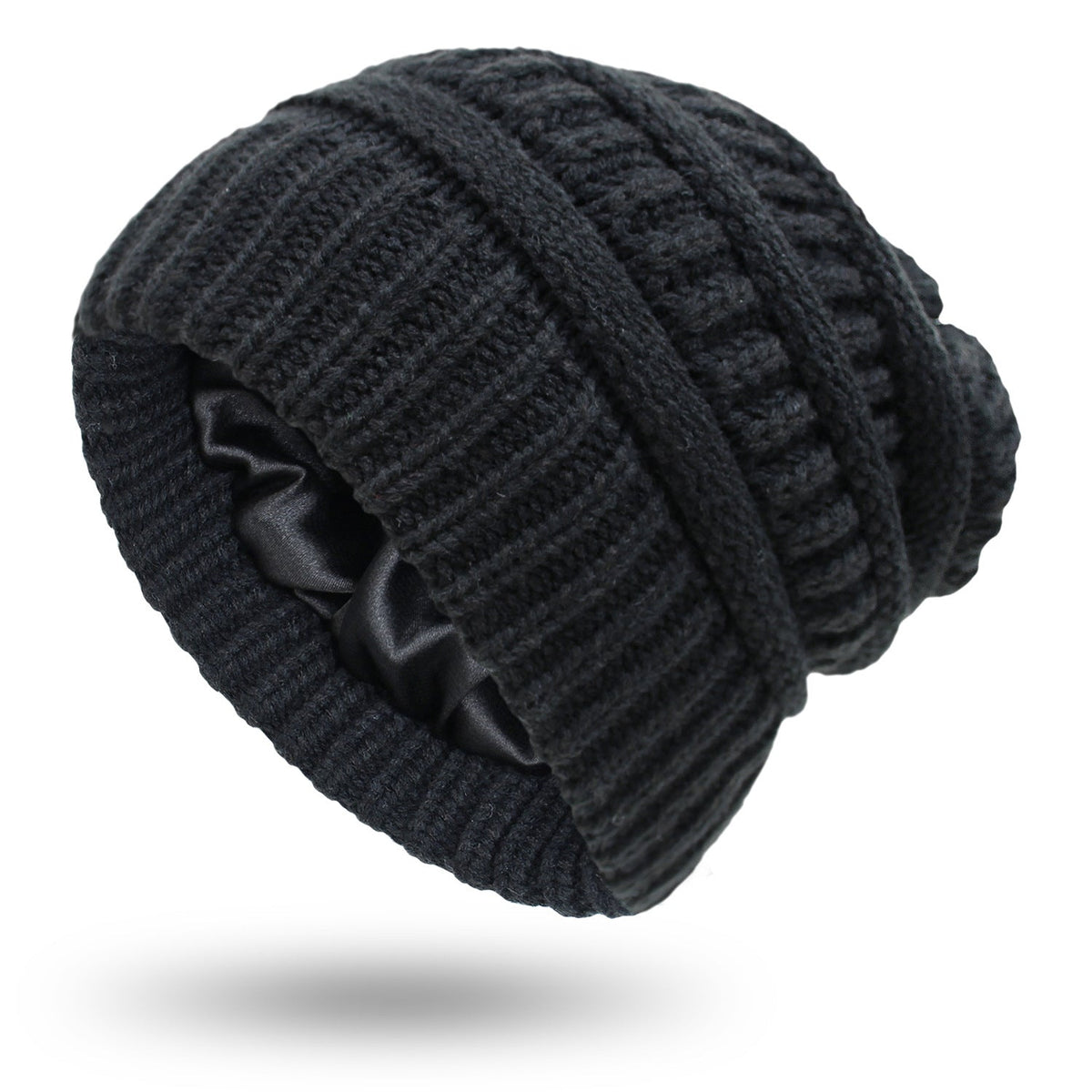 Cable-knit winter beanie – black beanie side view