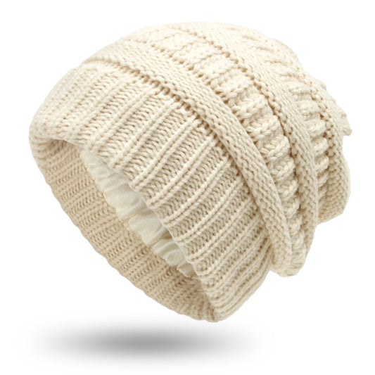 Cable-knit winter beanie – cream beanie with ribbed cuff