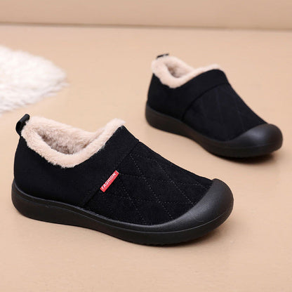 Auldweave women's fleece-lined slipper boots – black pair in product view