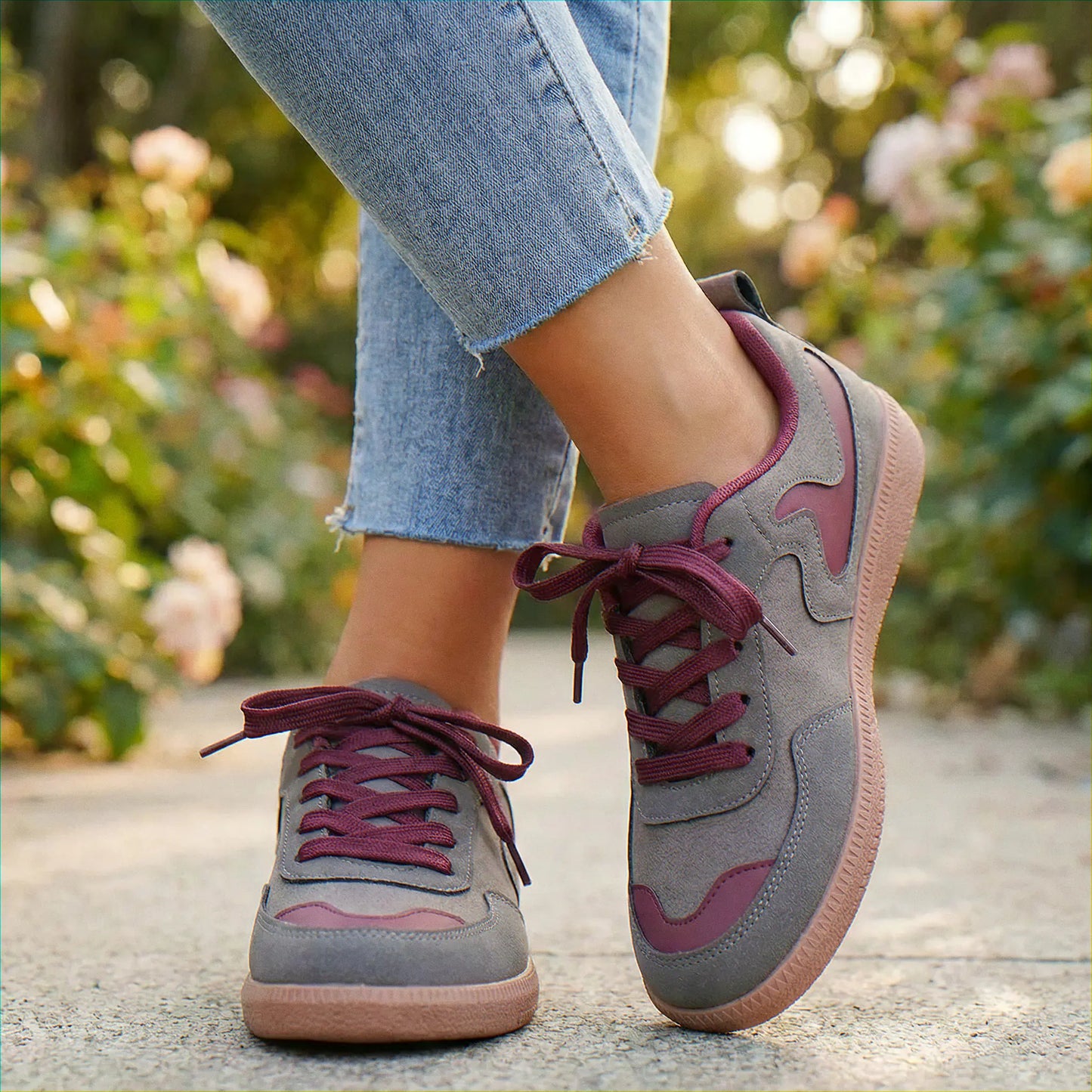 Grey and pink trainers for women, garden on-foot view